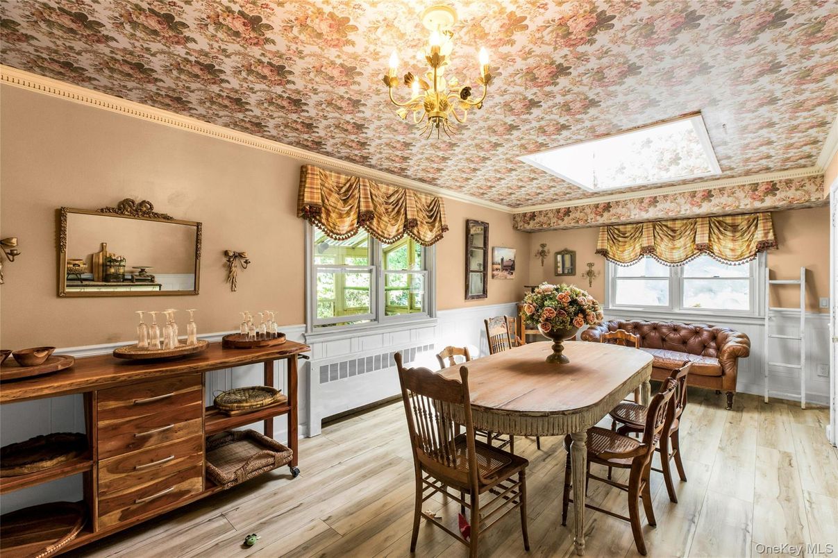 Chandelier, Dining room, Interior, Wood Texture Flooring
