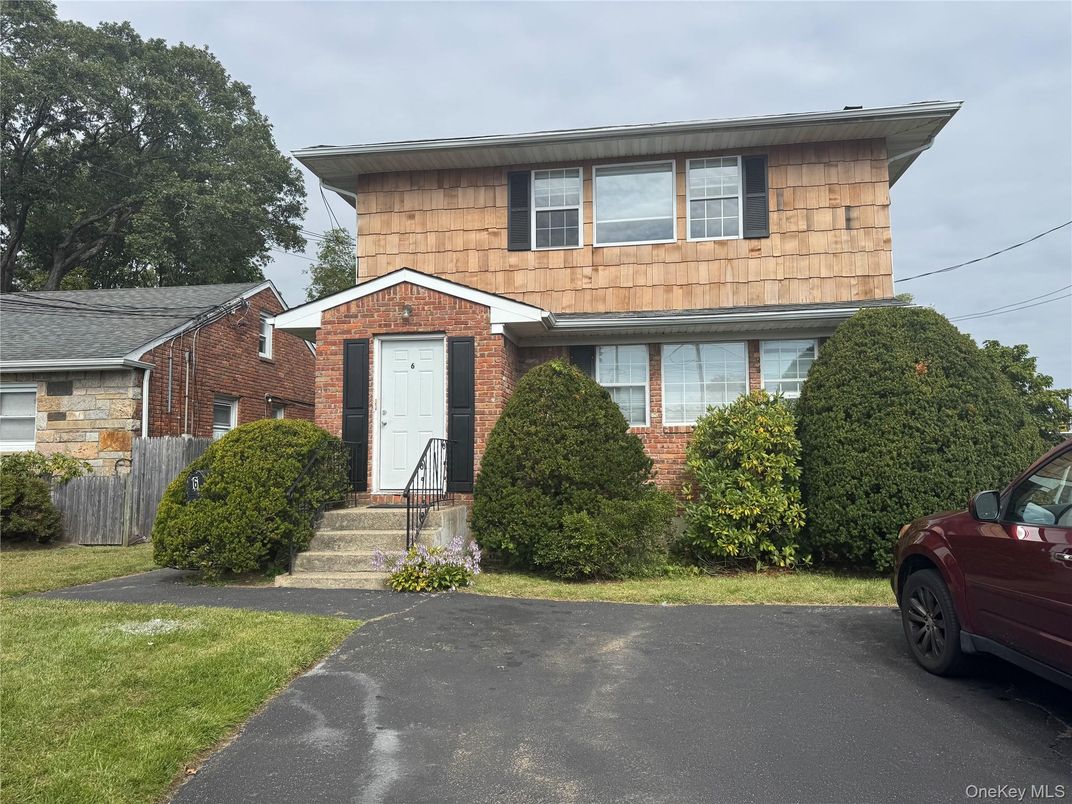 Exterior, Facade, Brick Facade, Split Level