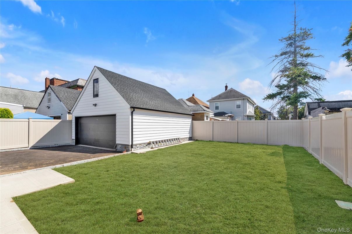 Backyard, Detached Garage, Exterior