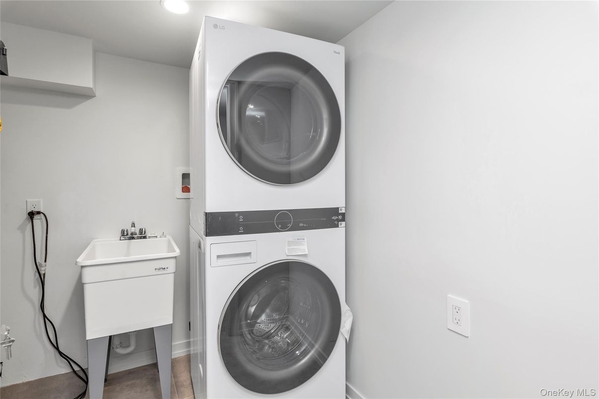 Interior, Recessed Lighting, Utility Closets, Washer