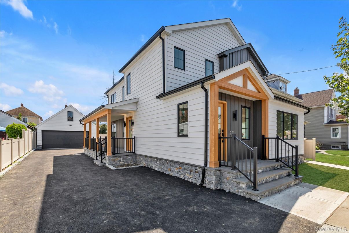 Detached Garage, Exterior