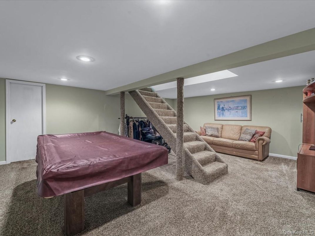 Billiard Table, Game Room, Interior, Recessed Lighting