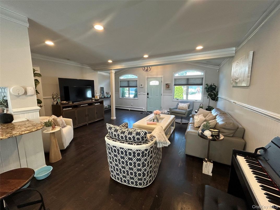 Interior, Living room, Piano, Recessed Lighting, Wood Texture Flooring