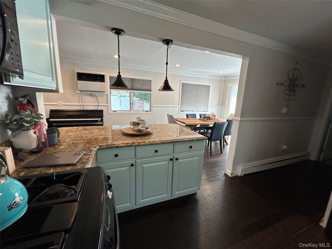 Dining room, Interior, Kitchen, Pendant Lights, Recessed Lighting, Wood Texture Flooring