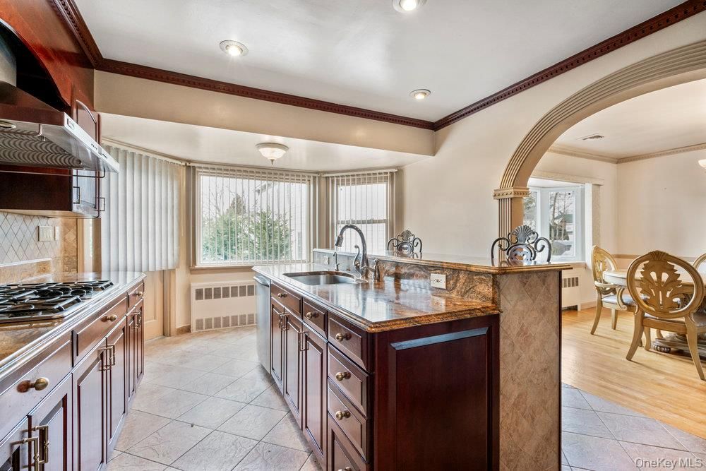 Dining room, Interior, Kitchen, Recessed Lighting, Wood Texture Flooring