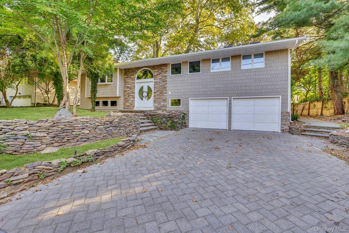 Attached, Exterior, Facade, Raised Ranch