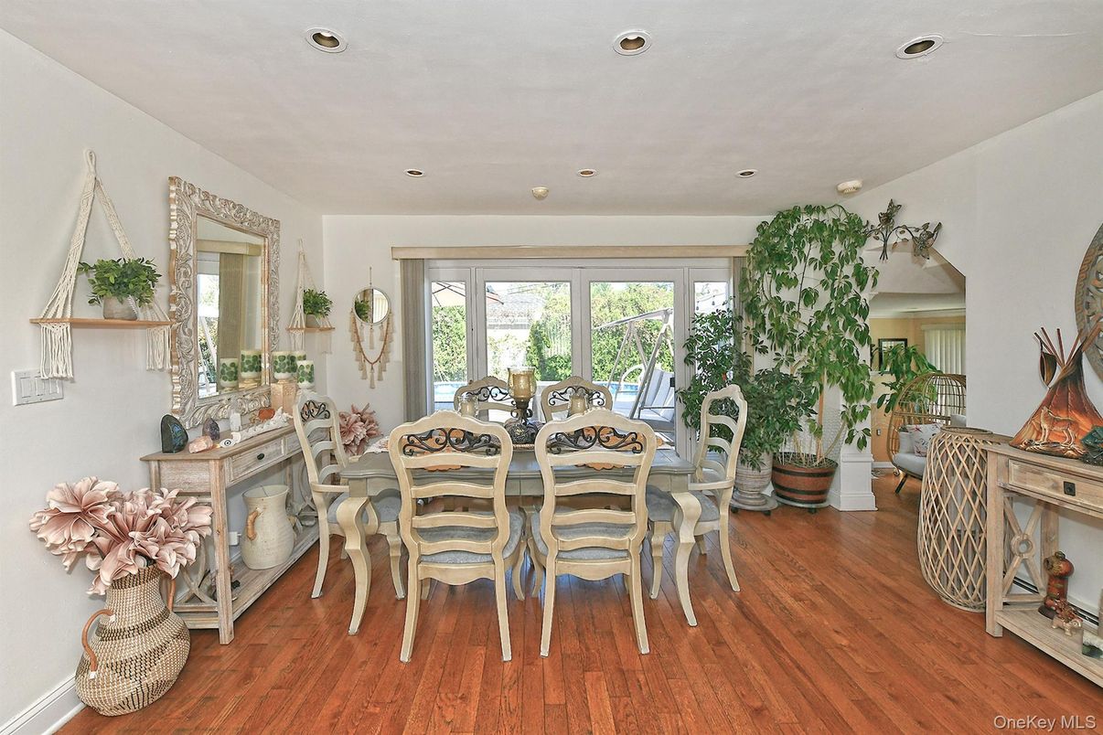 Dining room, Interior, Recessed Lighting, Wood Texture Flooring