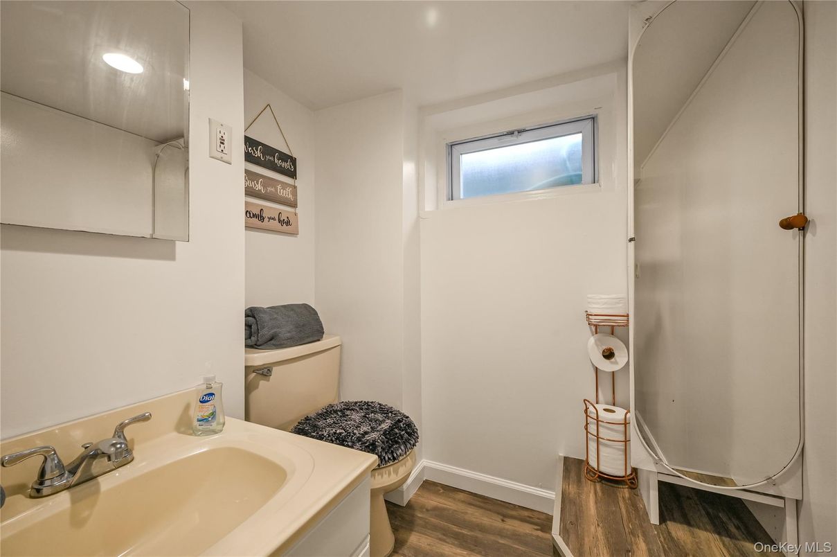 Bathroom, Interior, Recessed Lighting, Wood Texture Flooring
