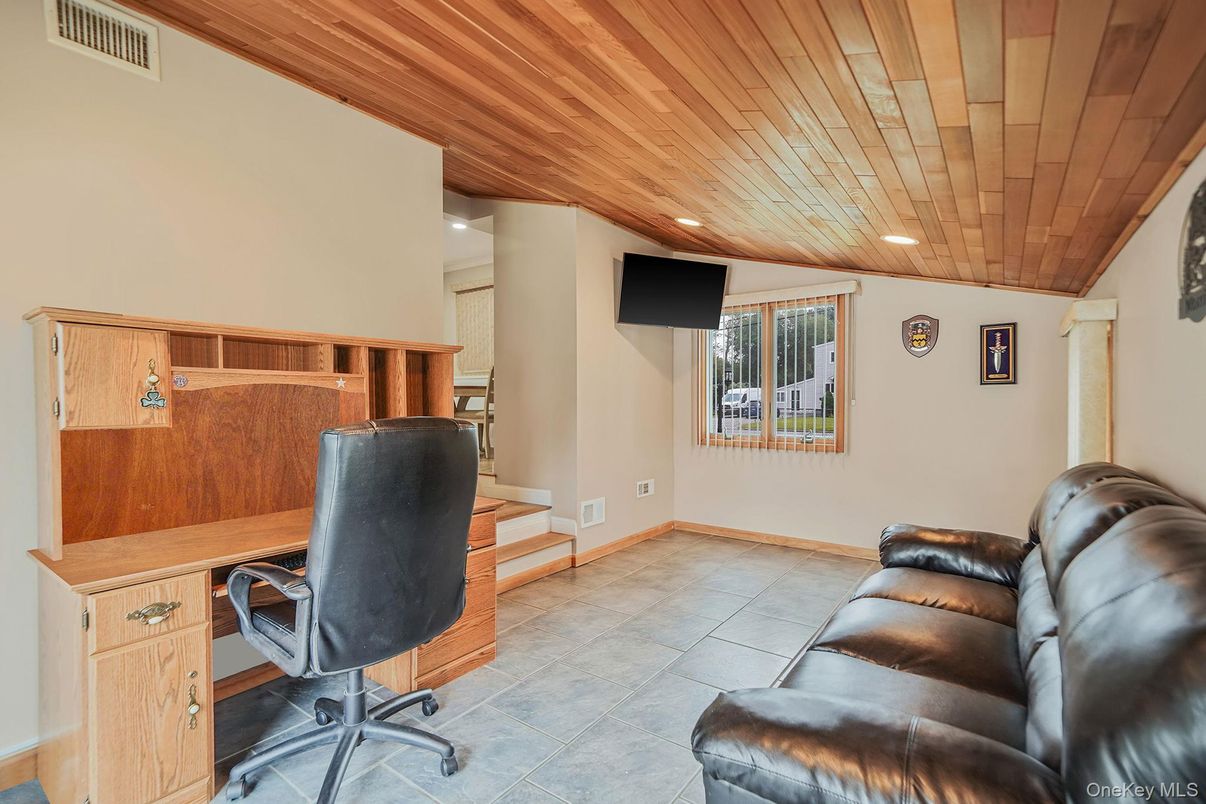 Home Office, Interior, Recessed Lighting, Wooden Ceilings