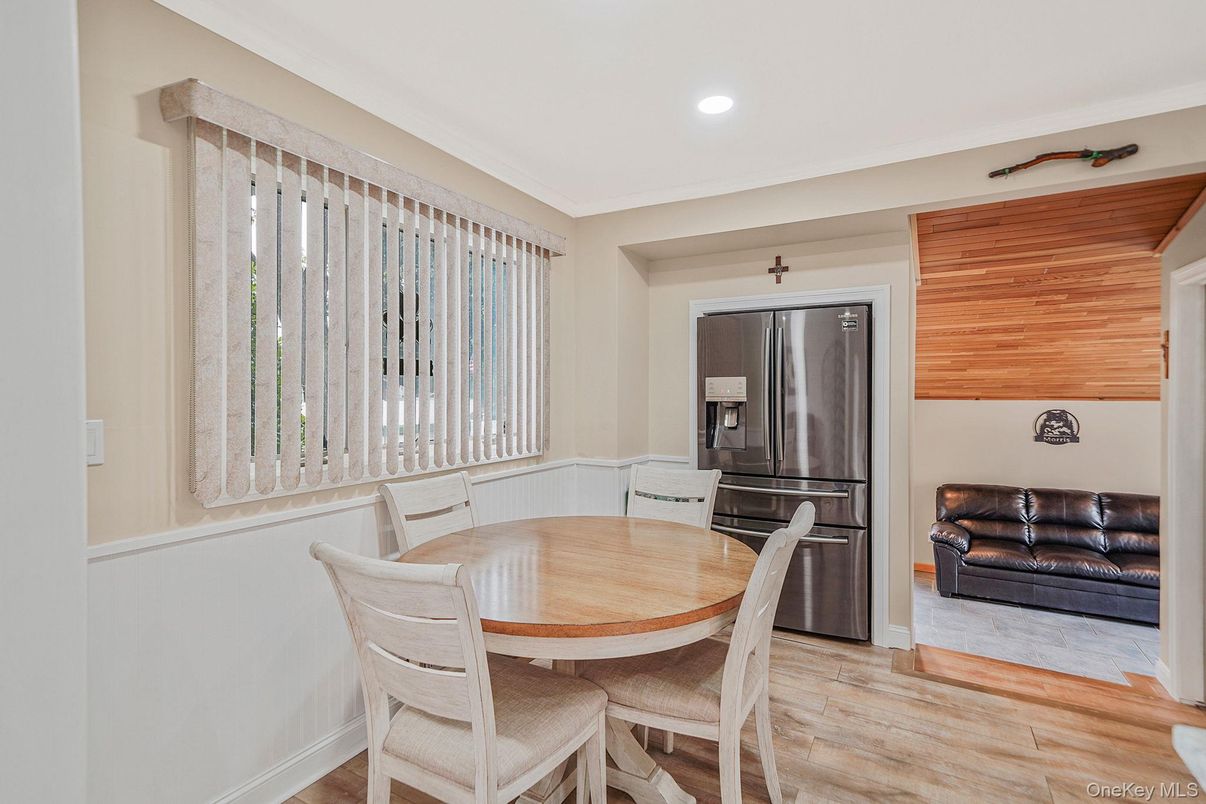Dining room, Interior, Kitchen, Recessed Lighting, Stainless Steel Appliances, Wood Texture Flooring