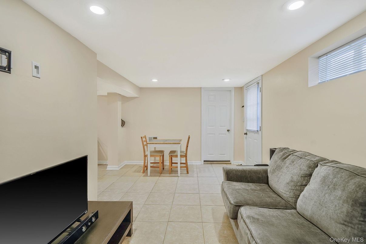 Dining room, Interior, Recessed Lighting