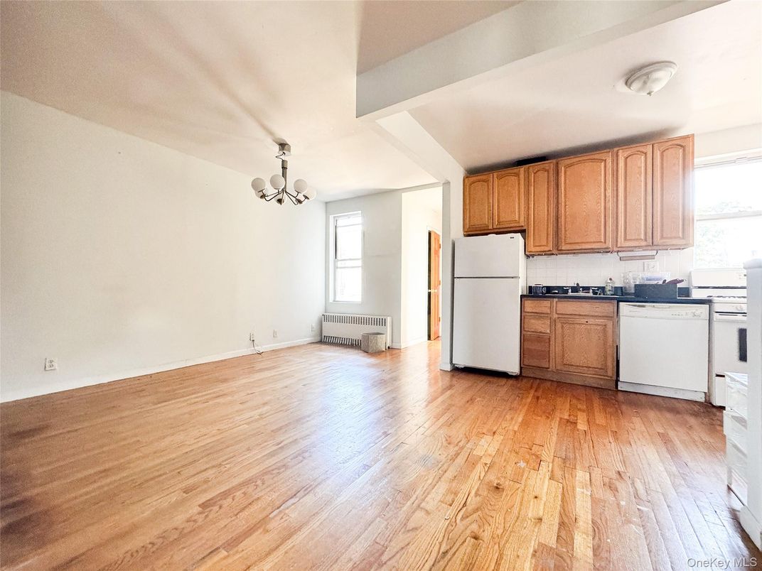 Chandelier, Interior, Kitchen, Wood Texture Flooring