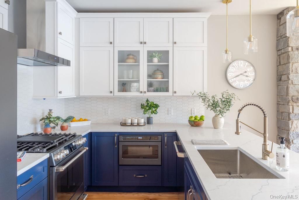 Interior, Kitchen, Pendant Lights, Stainless Steel Appliances, Wood Texture Flooring