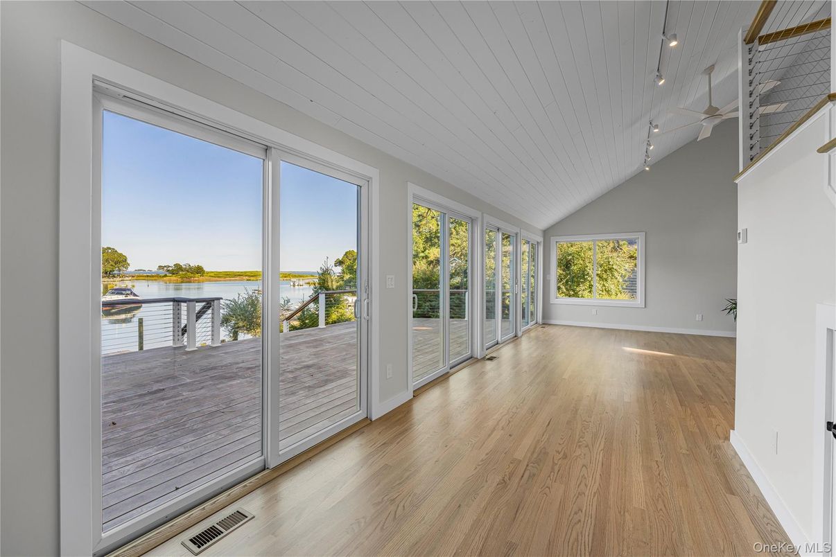 Empty room, Interior, Water, Wood Texture Flooring