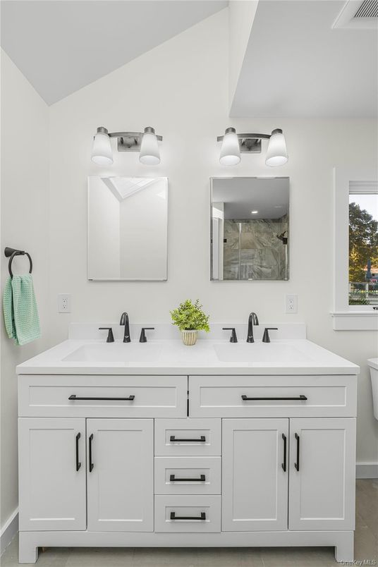 Bathroom, Dual Sink Vanities, Interior