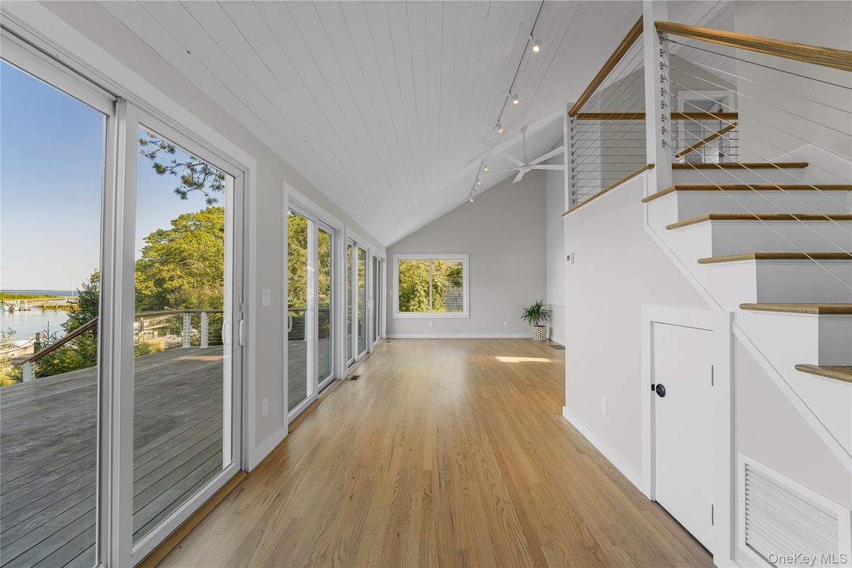 Interior, Recessed Lighting, Water, Wood Texture Flooring