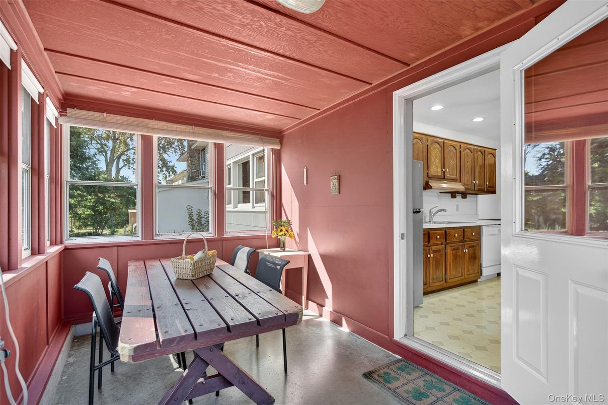 Dining room, Interior, Recessed Lighting
