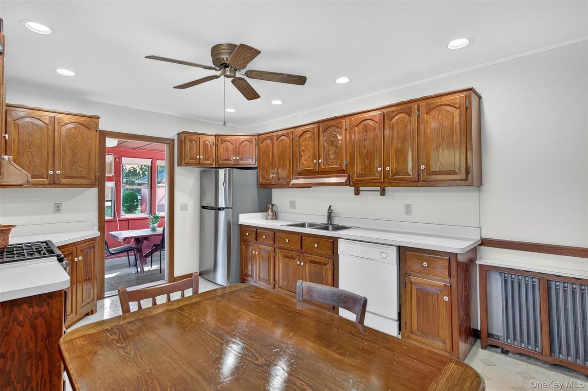 Dining room, Interior, Kitchen, Recessed Lighting