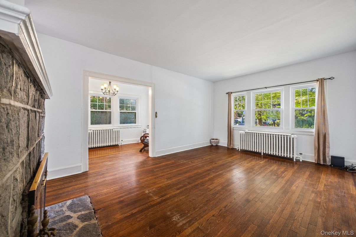 Chandelier, Empty room, Interior, Wood Texture Flooring