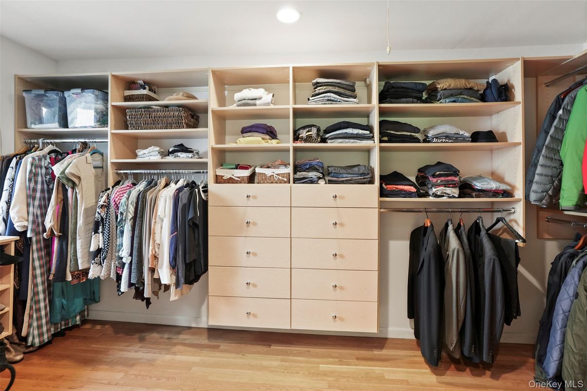 Interior, Recessed Lighting, Walk-in Closets, Wood Texture Flooring