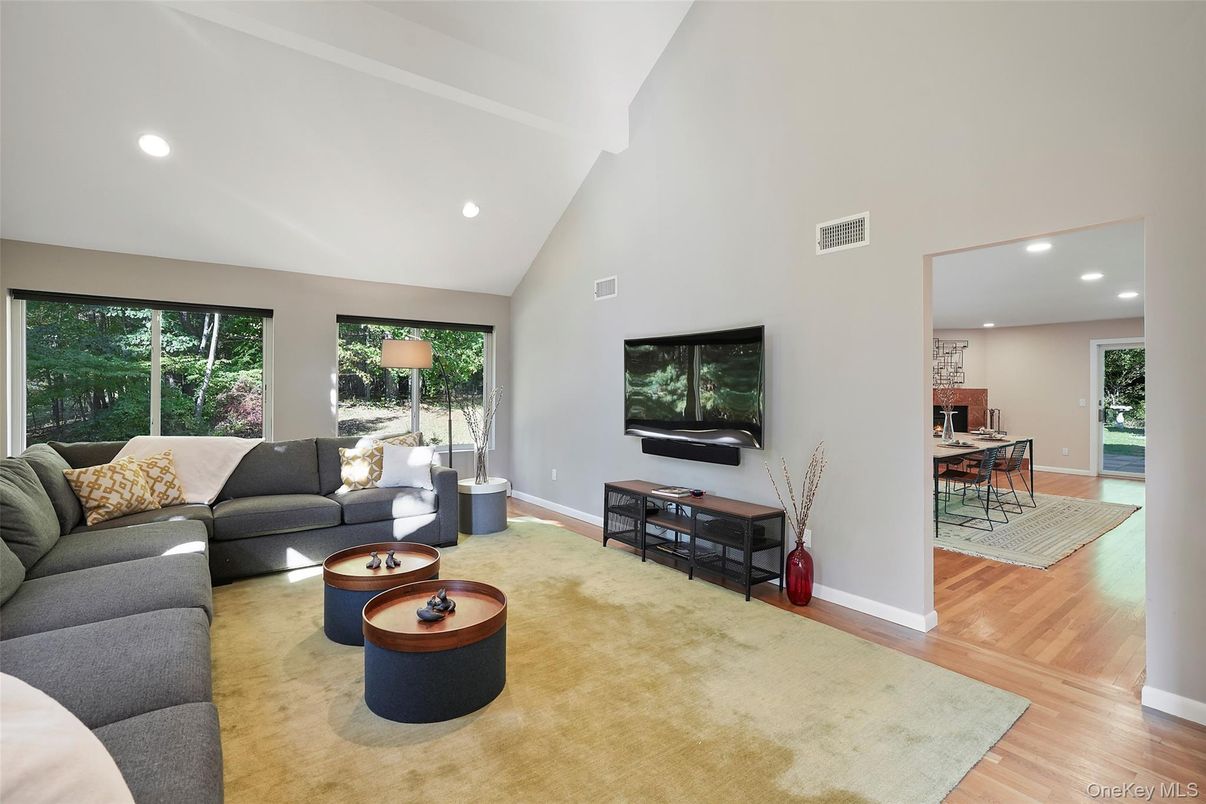 Dining room, Interior, Living room, Recessed Lighting, Wood Texture Flooring
