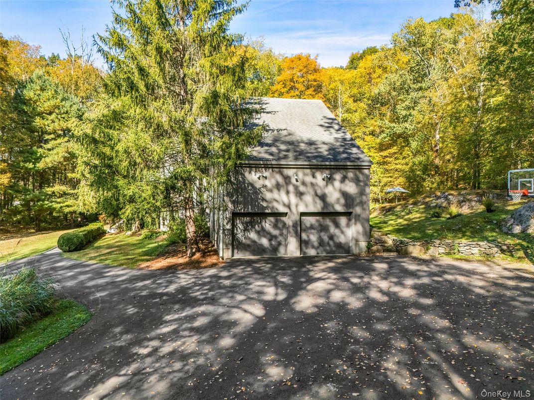 Detached Garage, Exterior
