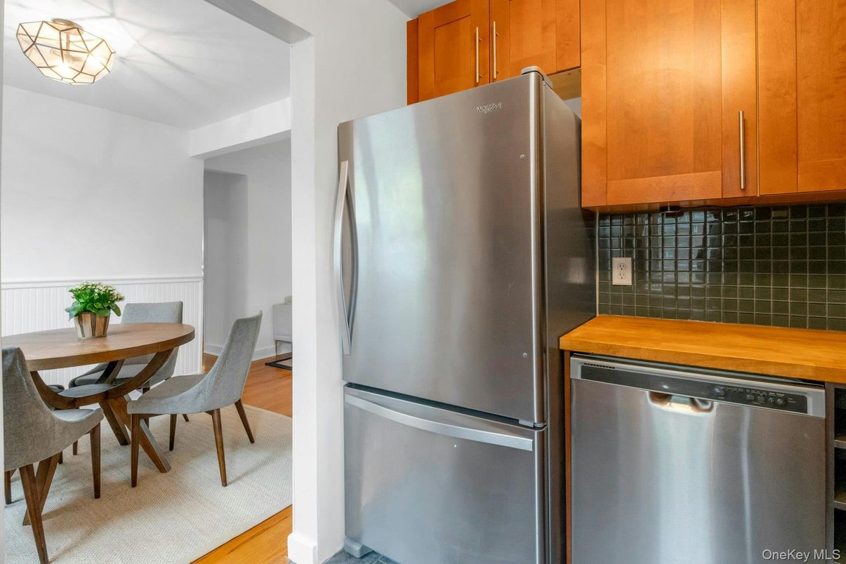 Dining room, Interior, Kitchen, Stainless Steel Appliances, Wood Texture Flooring