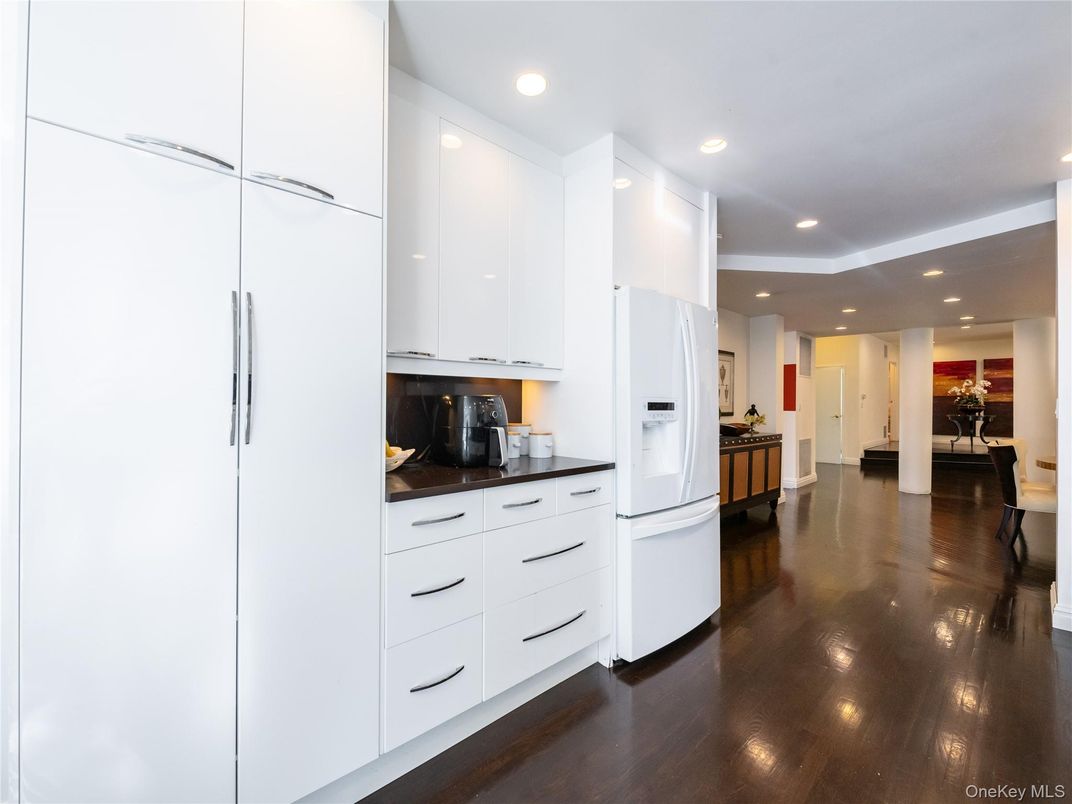 Interior, Kitchen, Recessed Lighting, Wood Texture Flooring