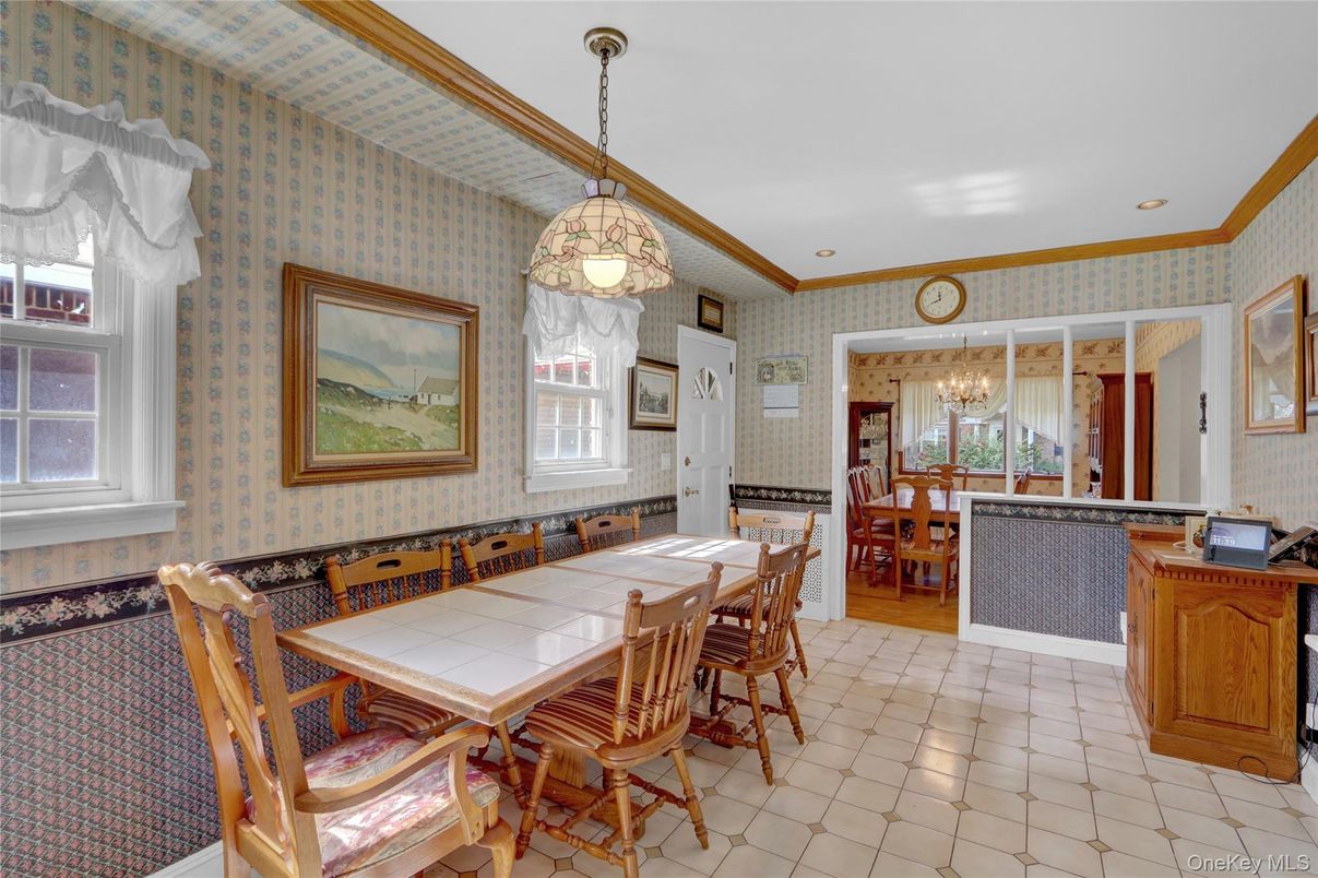 Dining room, Interior, Pendant Lights, Recessed Lighting