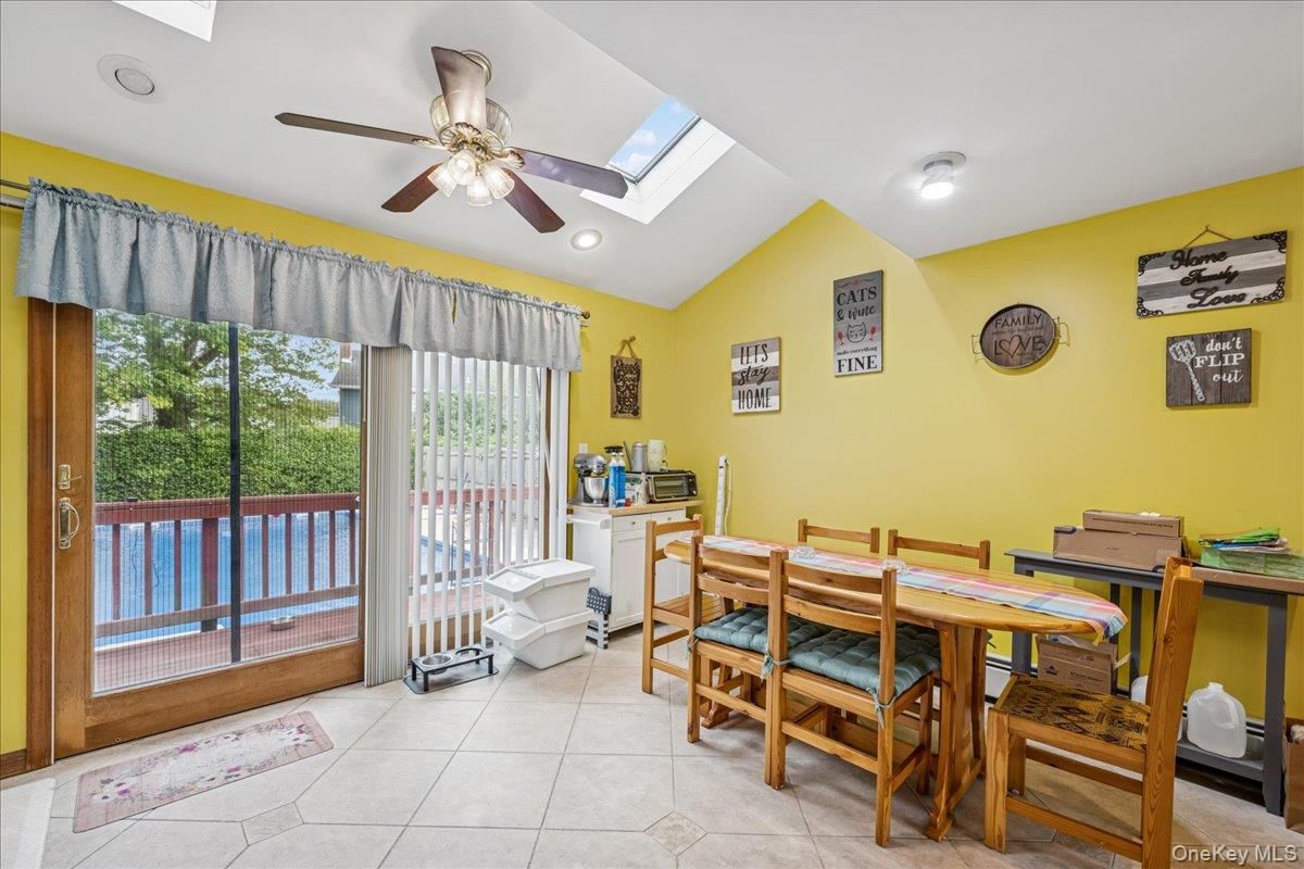 Dining room, Interior, Recessed Lighting