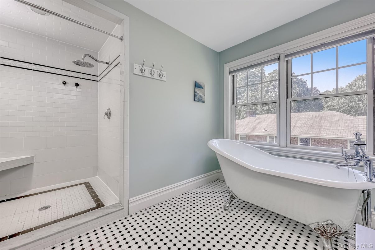 Bathroom, Free Standing Baths, Interior