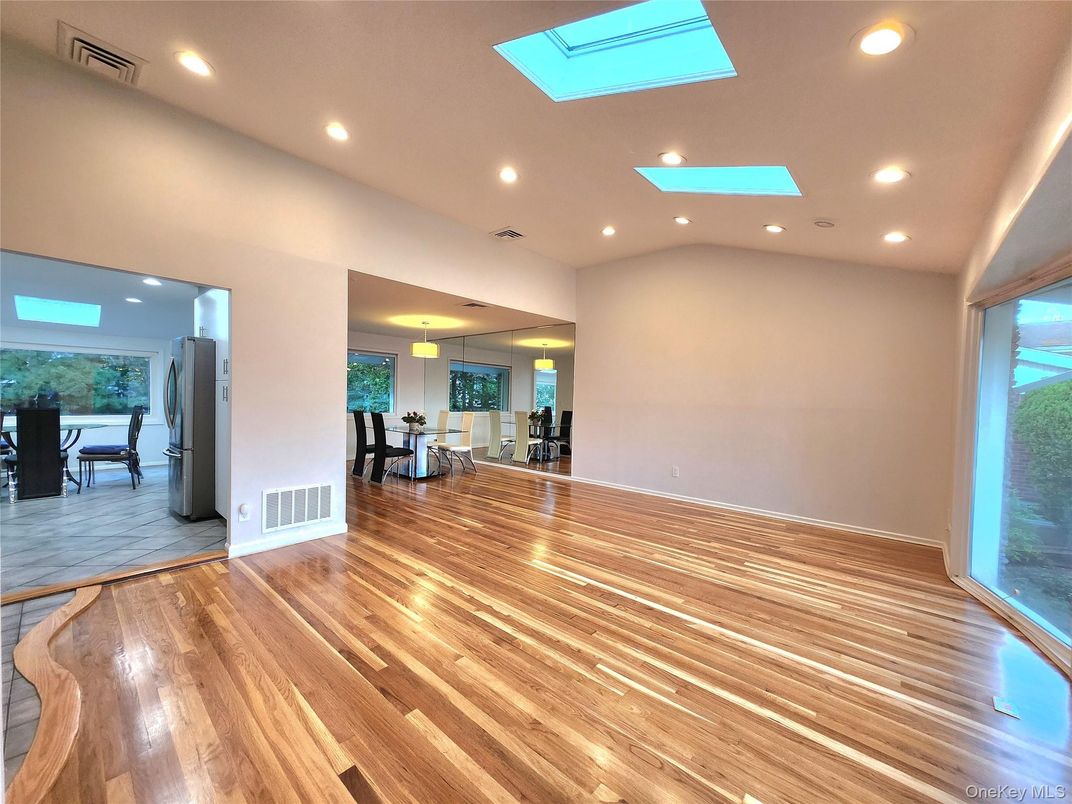 Interior, Recessed Lighting, Wood Texture Flooring