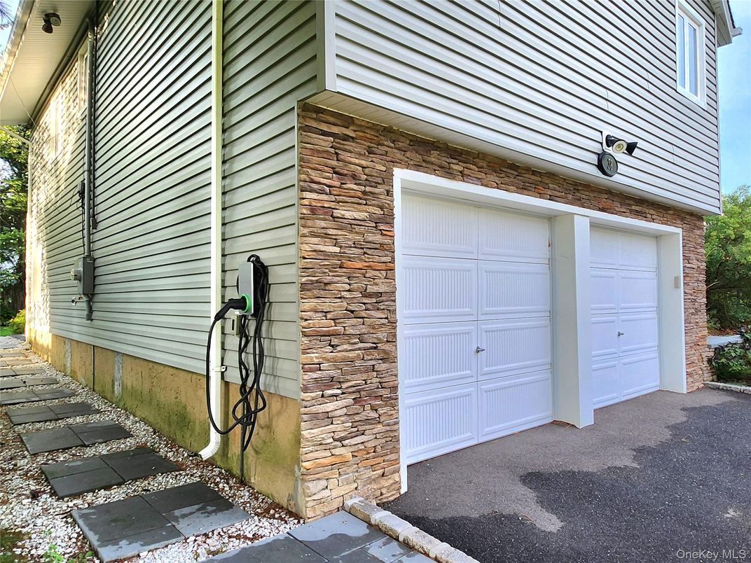 Detached Garage, Exterior