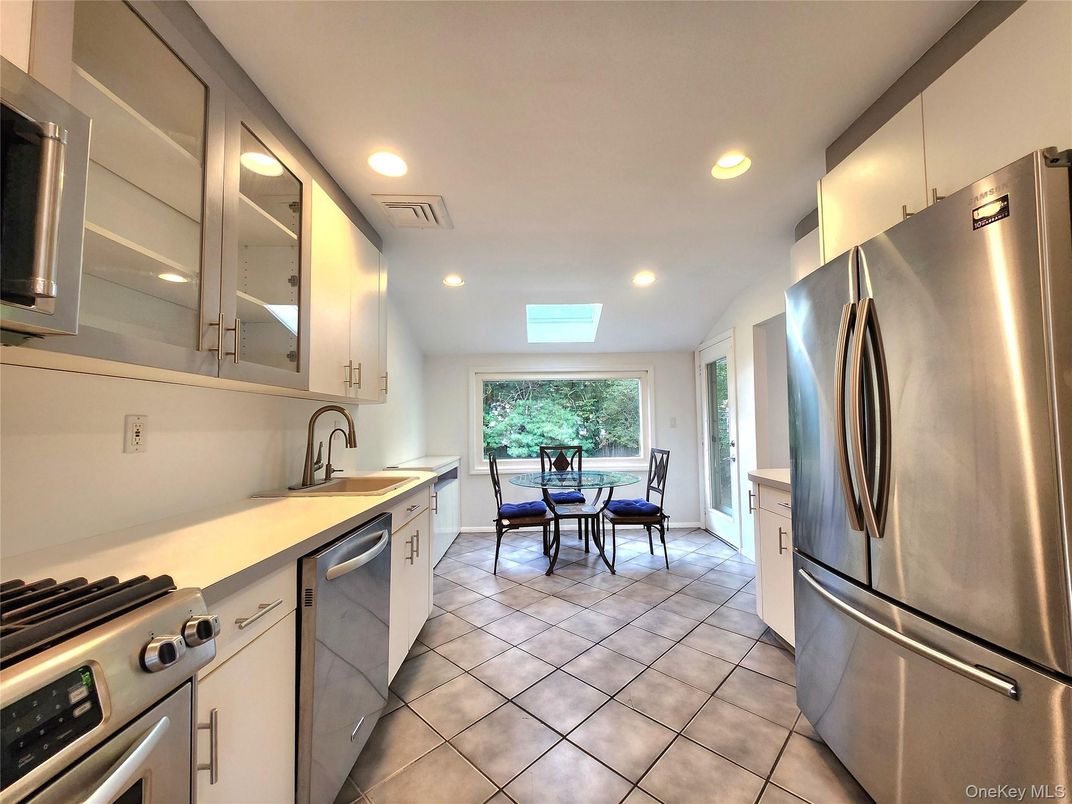 Dining room, Interior, Kitchen, Recessed Lighting, Stainless Steel Appliances