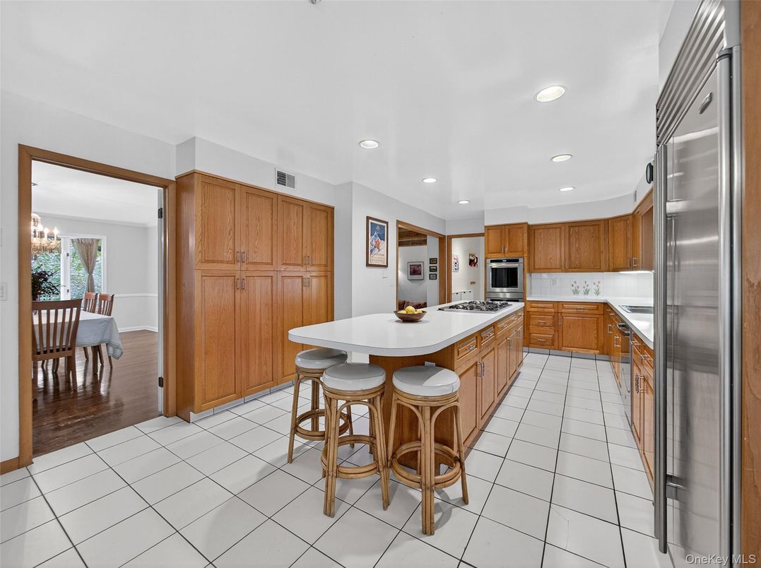 Dining room, Interior, Kitchen, Recessed Lighting, Stainless Steel Appliances, Wood Texture Flooring
