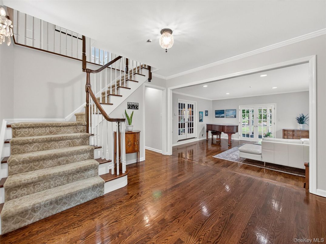 Interior, Living room, Piano, Recessed Lighting, Wood Texture Flooring