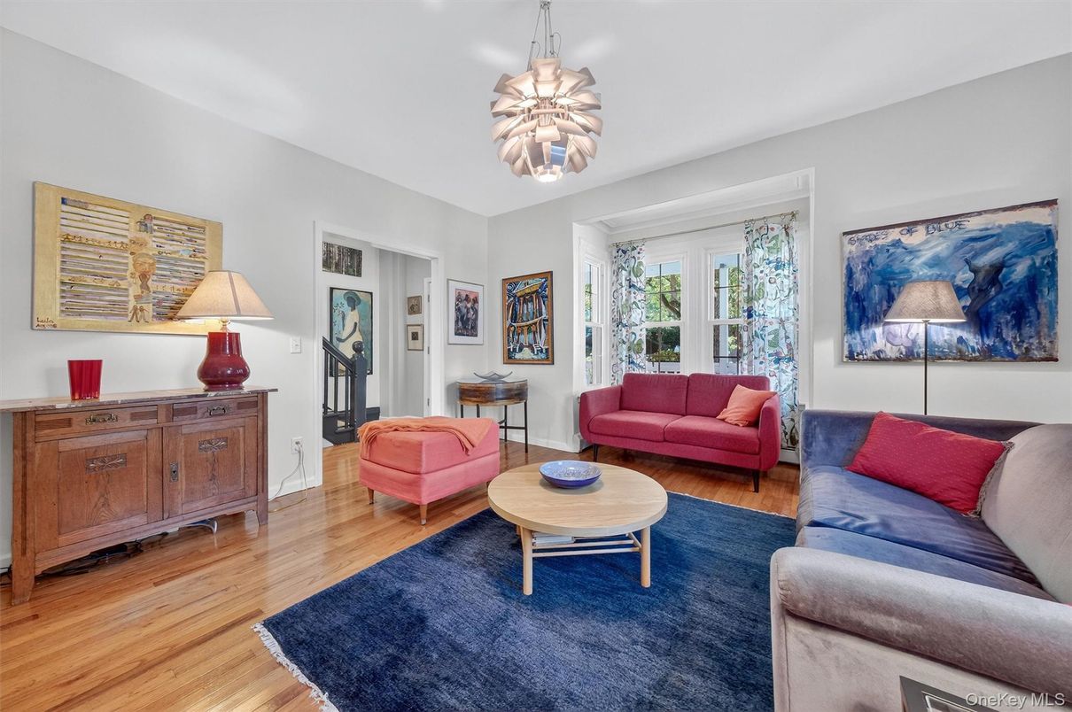 Interior, Living room, Pendant Lights, Wood Texture Flooring