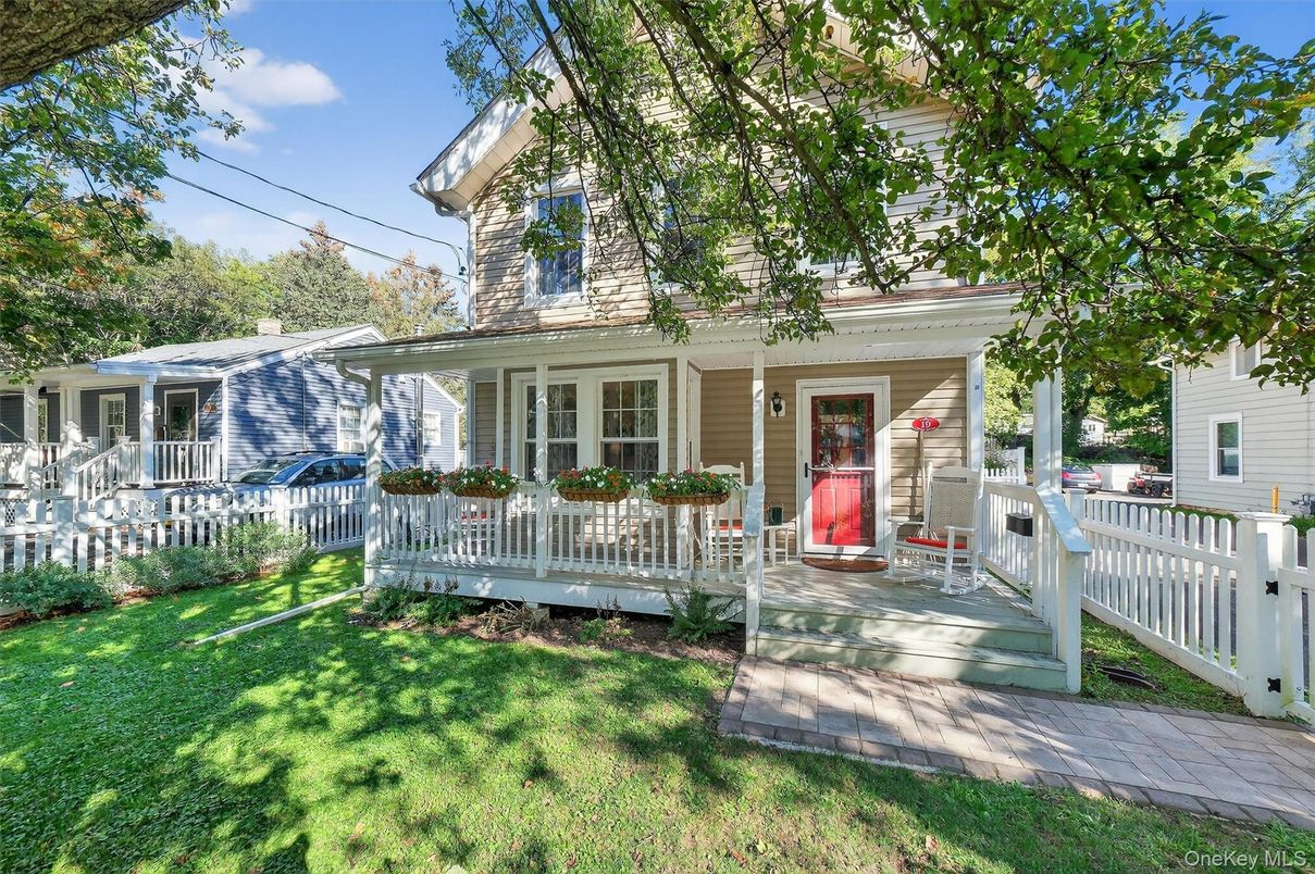 Exterior, Facade, Cape Cod