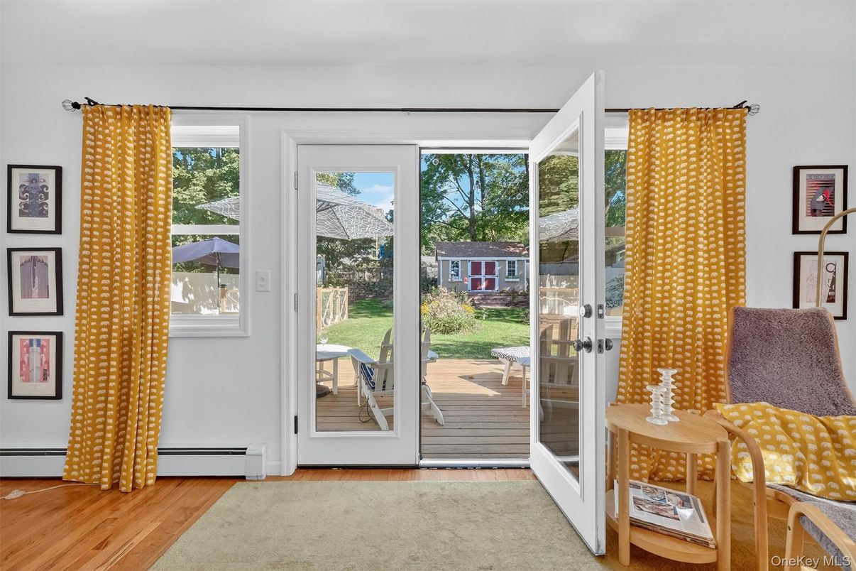 Interior, Sun Room, Wood Texture Flooring