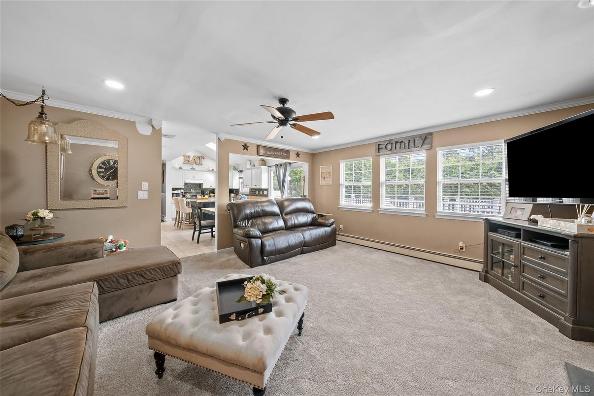 Dining room, Interior, Living room, Pendant Lights, Recessed Lighting