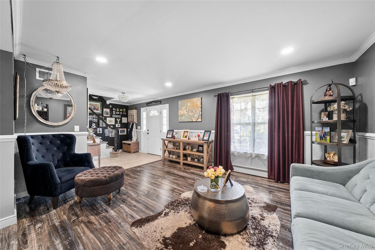 Interior, Recessed Lighting, Wood Texture Flooring