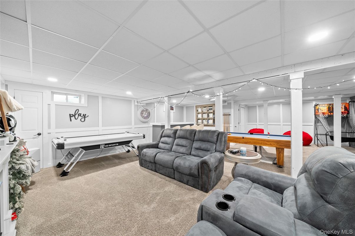 Billiard Table, Game Room, Interior, Living room, Recessed Lighting