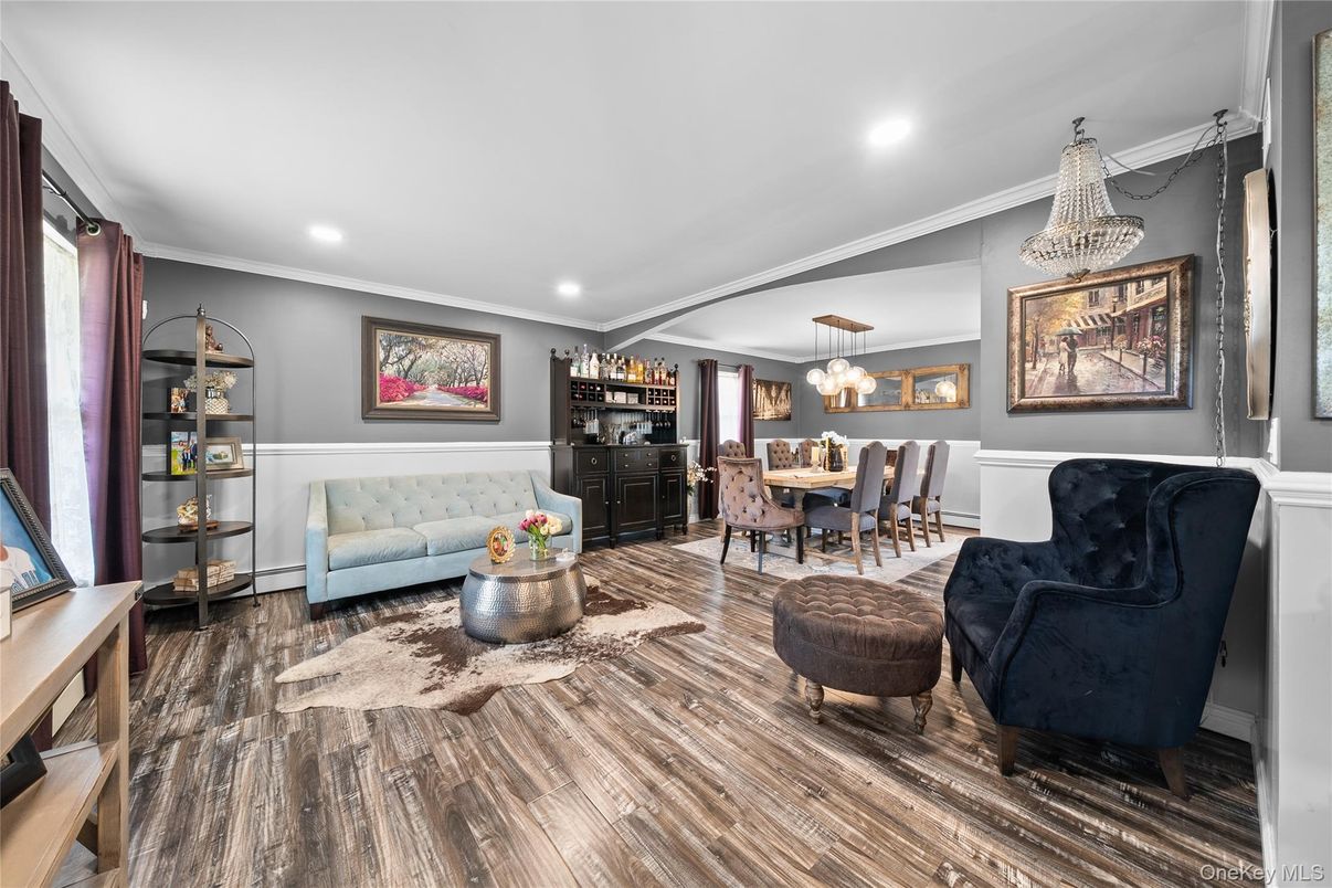 Chandelier, Dining room, Interior, Recessed Lighting, Wood Texture Flooring
