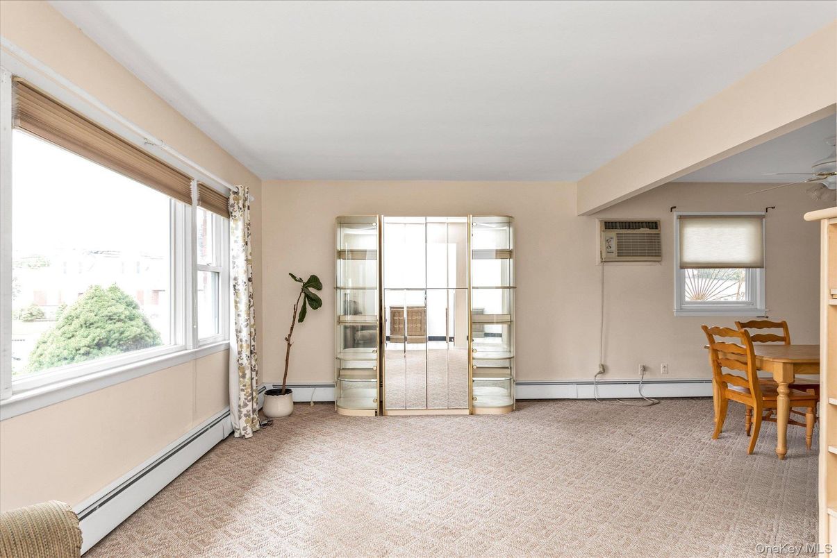 Dining room, Interior