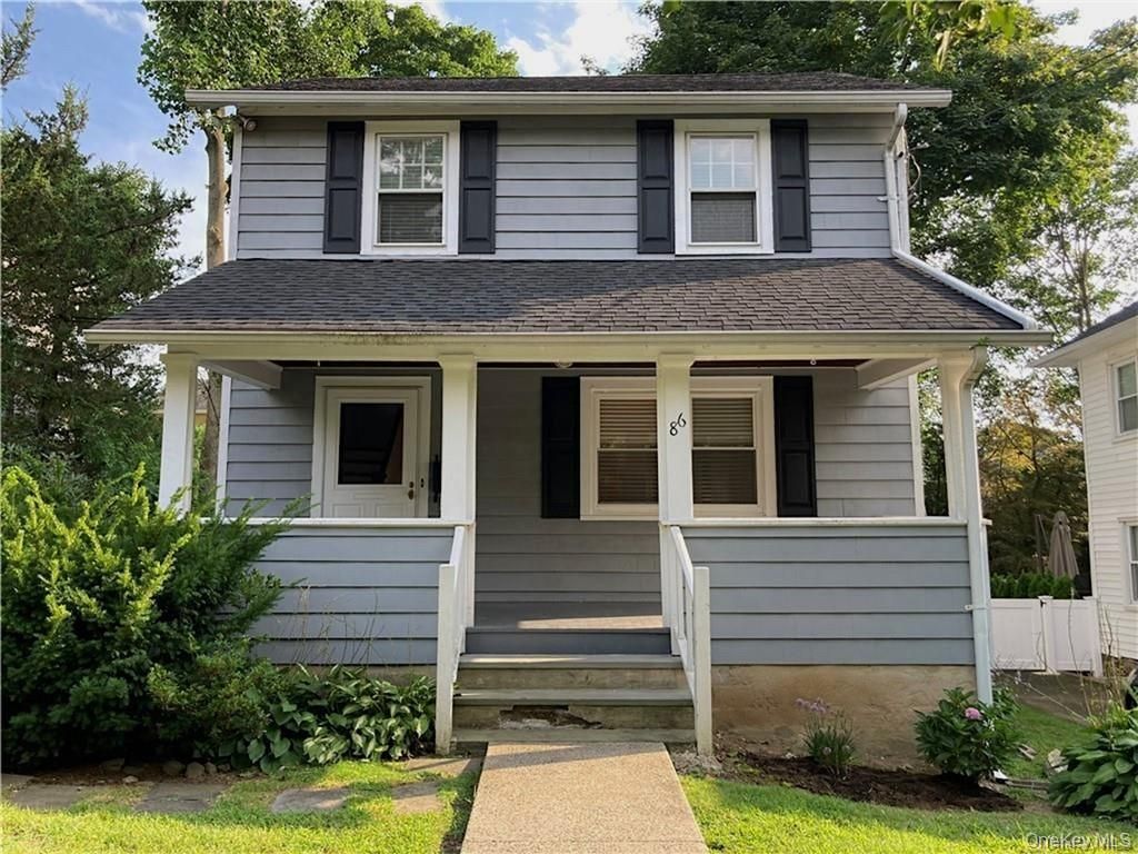 Exterior, Facade, American Foursquare