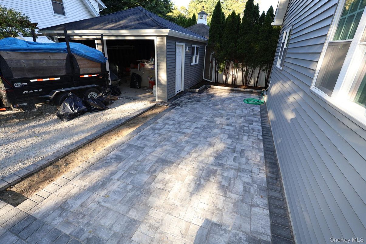 Detached Garage, Exterior