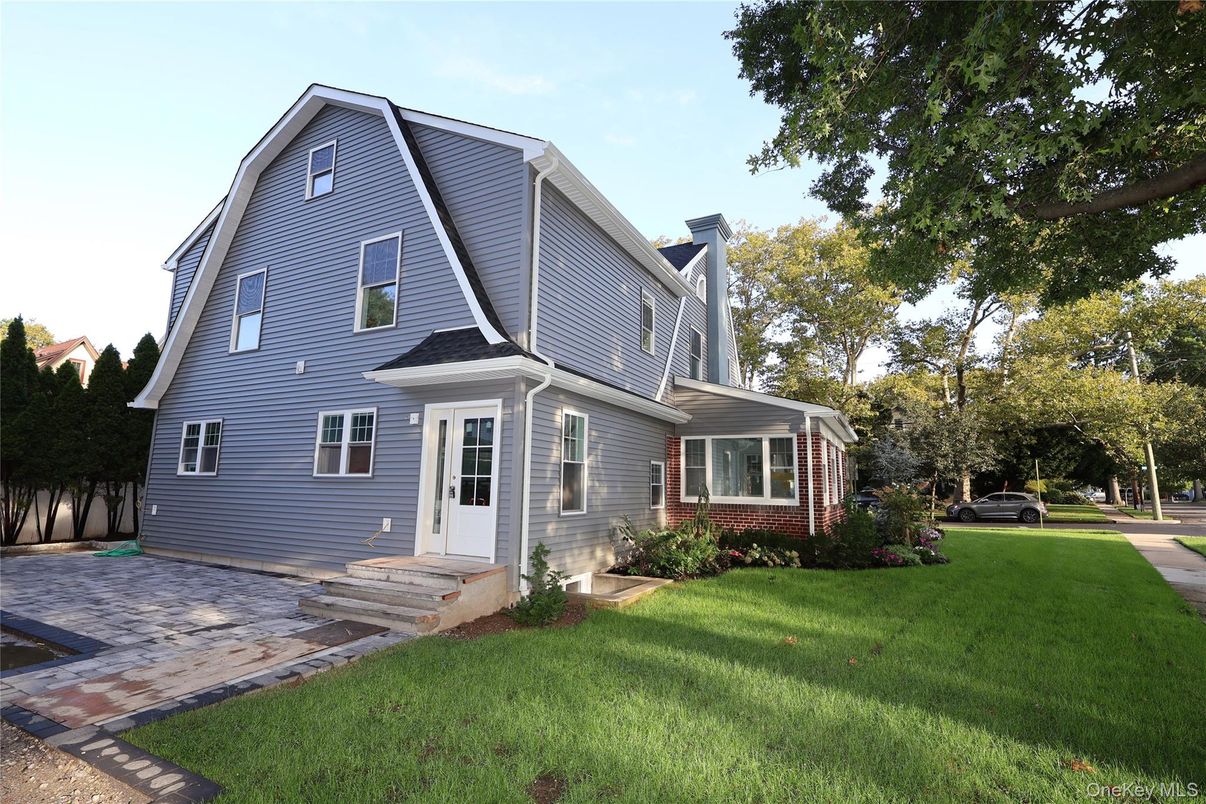 Backyard, Exterior, Facade, Brick Facade, Cape Cod