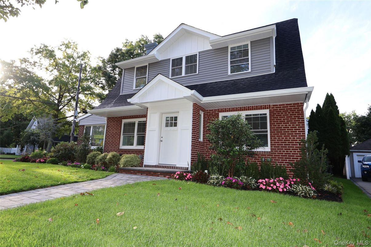 Exterior, Facade, Brick Facade, Farmhouse