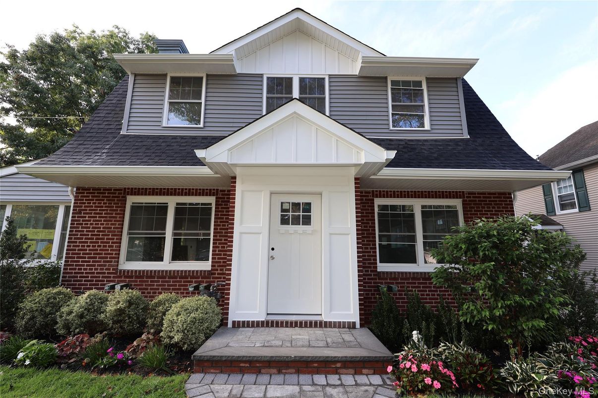 Exterior, Facade, Brick Facade, Farmhouse