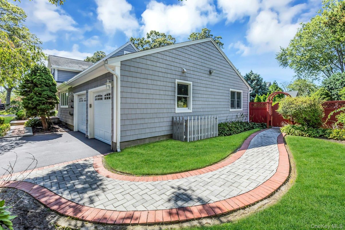 Backyard, Detached Garage, Exterior